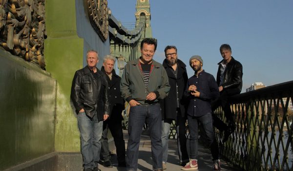 THE JAMES HUNTER SIX + ROBIN McKELLE